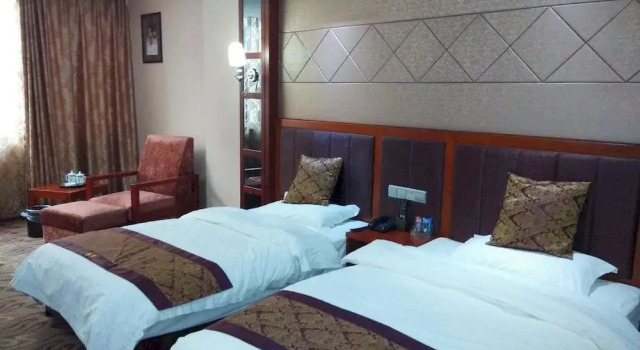Tengyi Hotel(昆明腾翼大酒店（省肿瘤医院梁家河地铁站店）), Rezerwuj Hotel Hotele w Kunming z parkingiem, Parking