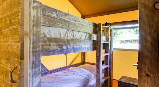 Тент с 3 комнатами Cozy Holiday Home With a Garden, Near Zwolle