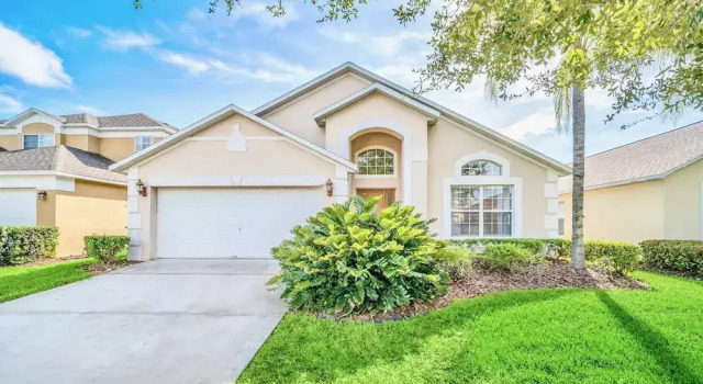 Bright 5BR Home w Pool and Hot Tub - Near Disney, Rezerwuj Hotel Kissimmee Kissimmee