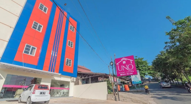 RedDoorz Plus @ Siradj Salman Samarinda, Book Hotel Cheap Hotels in Kalimantan