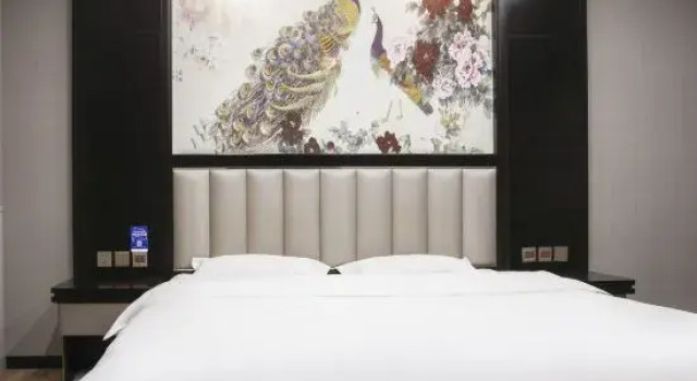 Люкс Deluxe He Qi Boutique Hotel