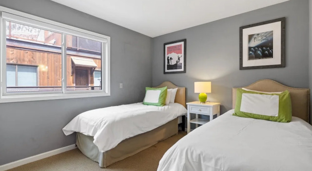 Коттедж Ghostriders 10 by Avantstay Penthouse Suite w/ Large Patio & Mountain Views!