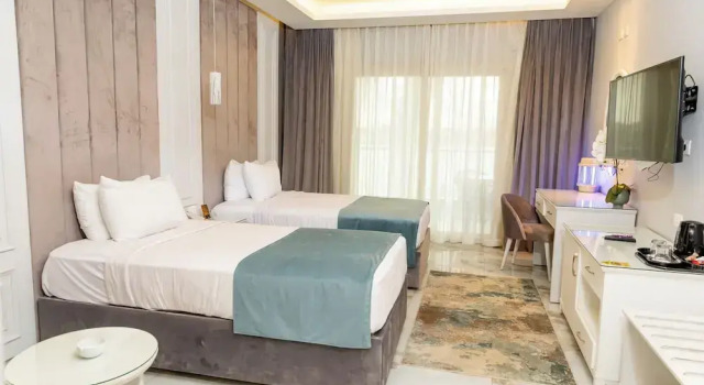 Nile Club Maadi Hotel, Rezervați Hotel Hoteluri în Cairo cu parcare, aproape de The District Mall, Parcare