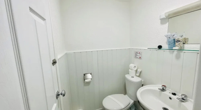 Четырёхместный номер Economy Danescourt Lodge