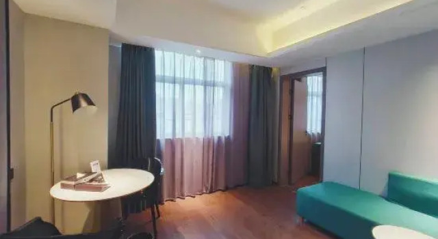 Люкс с красивым видом из окна Ramada Encore by Wyndham Guangzhou Jiangnan West