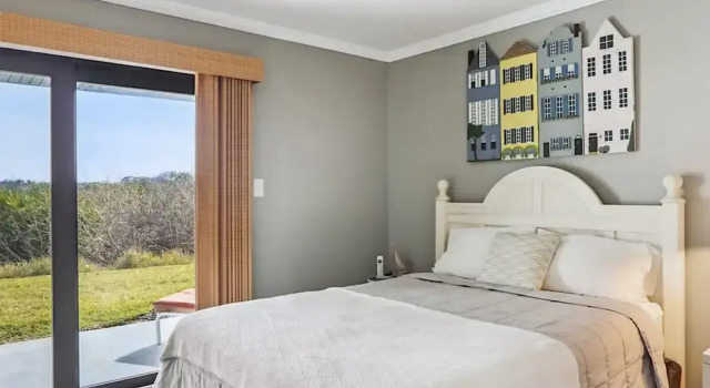 Oceanfront 3BR Luxe New Rental, Rezerwuj Apartament Hotele w Saint Augustine Area z parkingiem, Parking