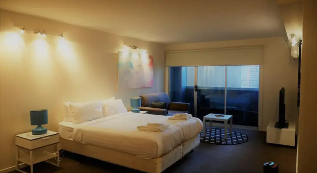 Люкс Comfort c 1 комнатой с балконом Corporate Stayz at Collins
