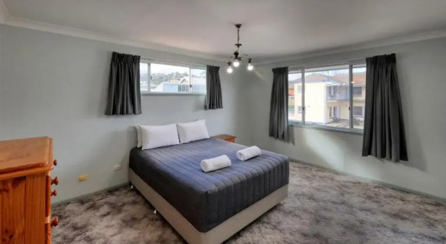 Апартаменты с 3 комнатами Cowra Motor Inn