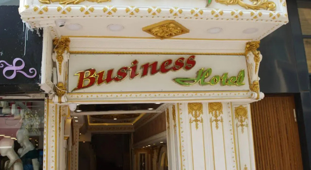 Holiday Business Suit Otel