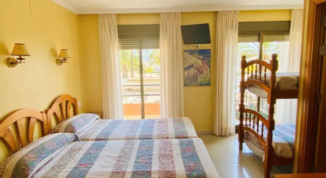 Четырёхместный номер Standard с видом на море Hostal LAnfora