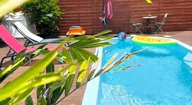 L'Est-capade, Book Hotel Hoteller i Saint-Benoit med pool, Swimmingpool