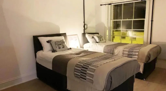 Апартаменты Deluxe Queen Street Apartments
