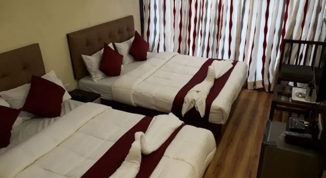 Двухместный номер Executive Hotel Alfa International Near Nanavati Hospital Mumbai Near Airport Mumbai Near Juhu Beach