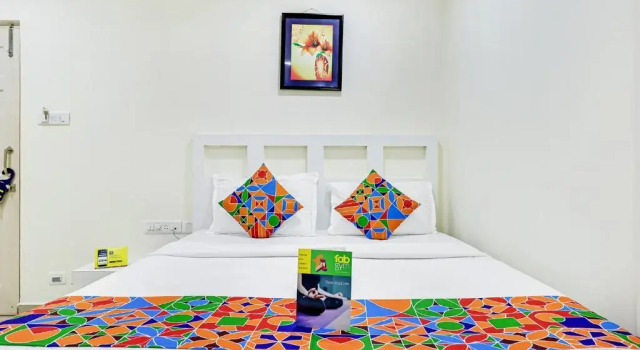 Номер Deluxe FabHotel Colors Service Apartment