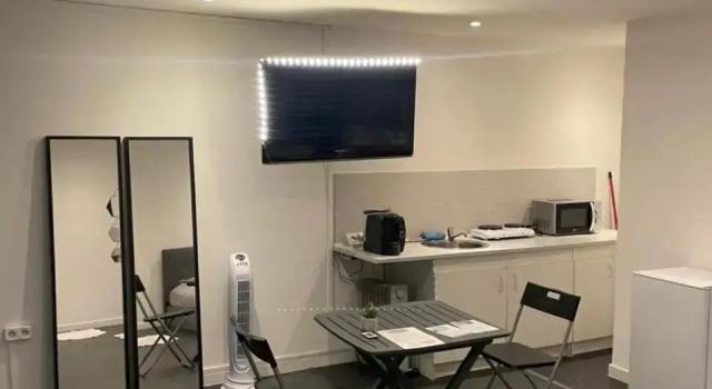Montpellier : Jolie Studio Tres Calme (Adults Only)