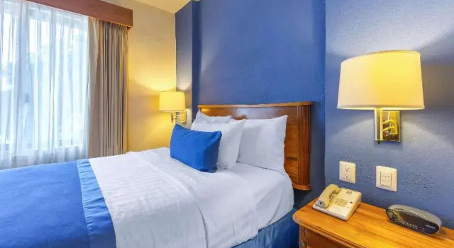 Двухместный номер Standard с балконом Comfort Inn Tampico