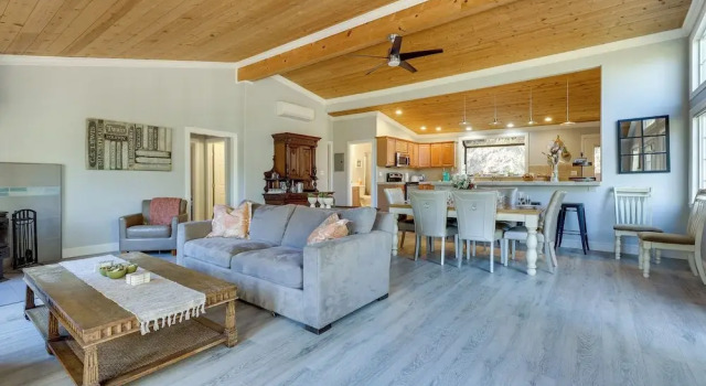 Peaceful Lower Lake Home ~ 5 Mi to Clear Lake!, Book Hotel Clear Lake USA