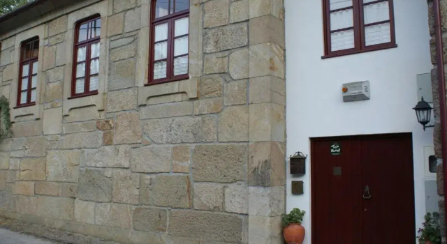 Quinta de Canhões, Забронировать Отель Отели в центре Сан-Педру-ду-Сул, в центре
