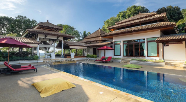 Вилла с 4 комнатами с видом на море Indra Maya Pool Villas