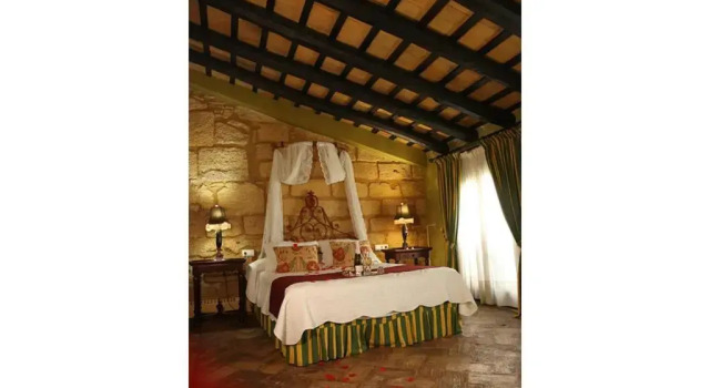 Полулюкс La Casona de Calderón Gastronomic & Boutique Hotel