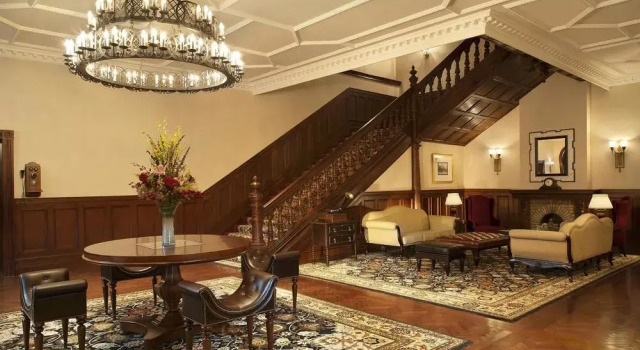 The Astor Hotel Tianjin, Rezerwuj Hotel Hotele w Tianjin Province z parkingiem, Parking