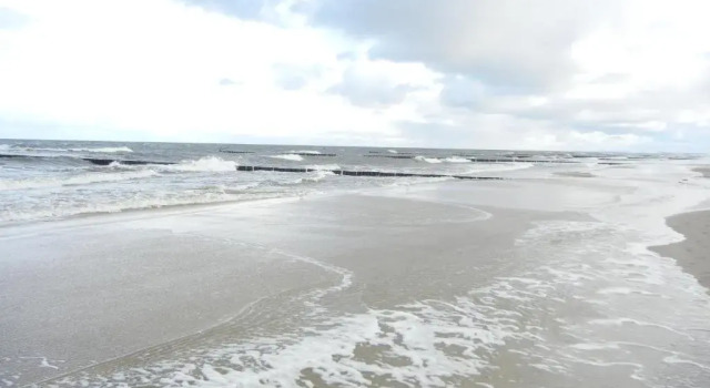 moderne 3-Raum Ferienwohnung Strandmöwe mit Panoramafenster, Varaa Hotelli Ueckeritz Usedom