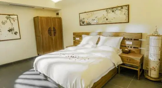 Кровать в общем номере Deshe Gushan Home Light Luxury Private Tang Inn (Miaofengshan)