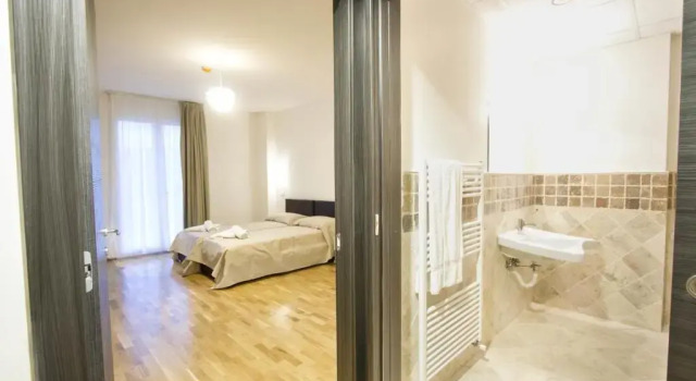 Полулюкс Deluxe Hotel Arezzo ASC