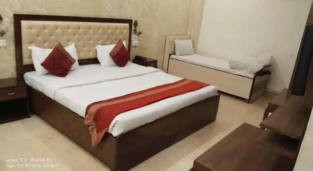 Трёхместный номер Standard Hotel Diamond Inn