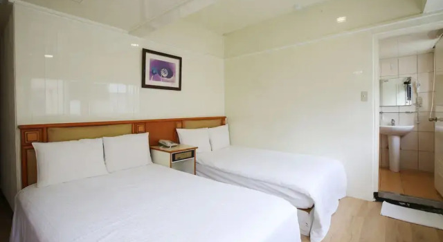 Четырёхместный номер Standard Lion Hotel