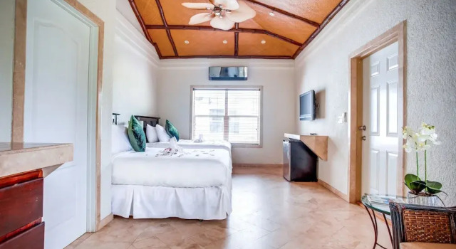 Четырёхместный номер Standard Placencia Resort