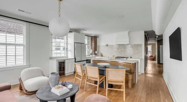 Апартаменты Luxury Emerson Square