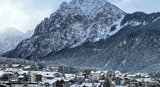 Шале Deluxe с 4 комнатами с видом на горы Liondes Chalets