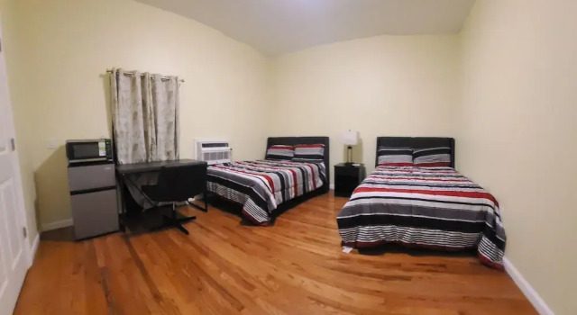 Четырёхместный номер Standard Riverside Motel