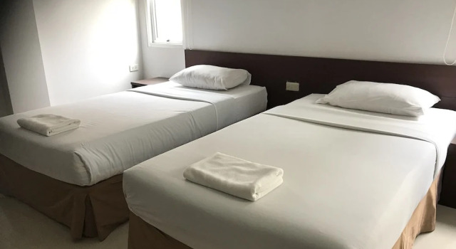 Двухместный номер Standard с балконом Sunshine Hostel