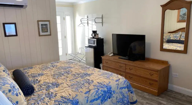 Номер Standard Colonial Gables Oceanfront Village