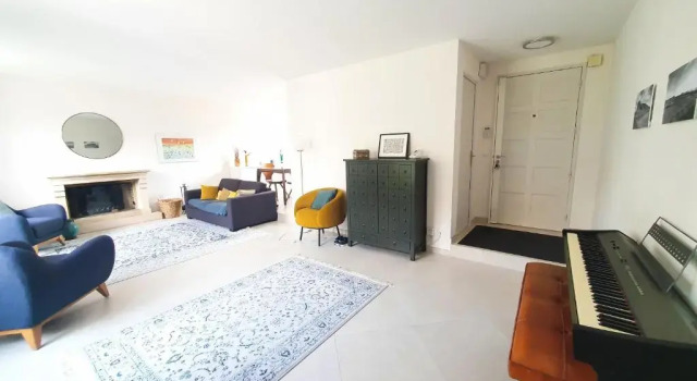 EXIGEHOME- Maison de charme avec jardin à 30 minutes de Paris, Book Hotel  