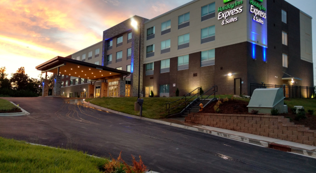Holiday Inn Express & Suites - Charlotte NE - University Area by IHG, Забронировать Отель Университет г. Плейс Северная Каролина