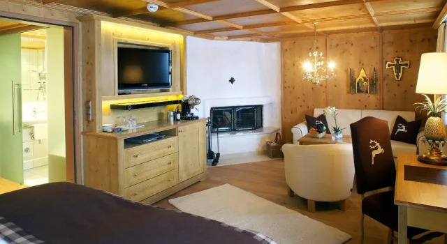 Burg Hotel Lech am Arlberg, Забронировать Отель Отели Лех с завтраком, рядом с Горнолыжный подъемник Шлосскопфбан, Завтраки