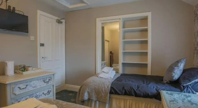 Двухместный номер Standard Holland Hotel