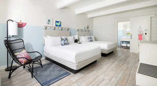 Четырёхместный номер Hearing Accessible Blue Flamingo Resort Key West