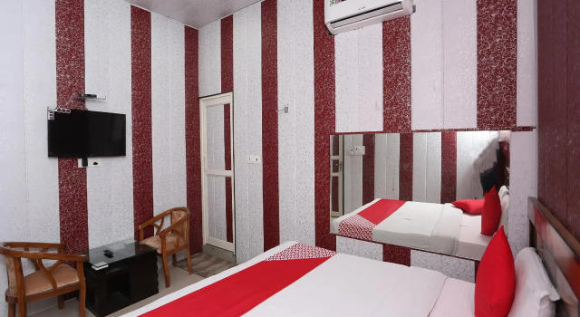 OYO 28442 Hotel Sudhir, Забронировать Отель Отели Алипур 3 звезды, 3*