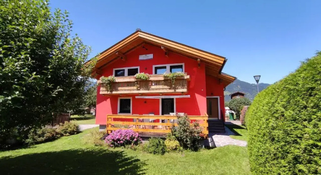 Коттедж с 4 комнатами Landhaus Elto