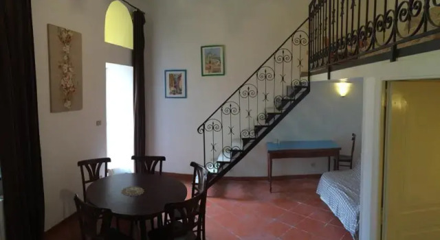Casa Vacanze Villa Mimosa, Boek Villa Vakantiehuizen in Calvanico, Cottage