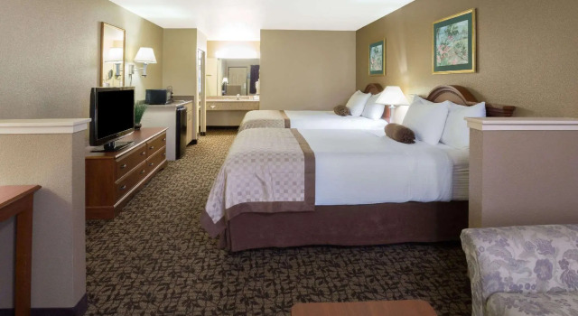 Люкс студия Hawthorn Suites by Wyndham Napa Valley