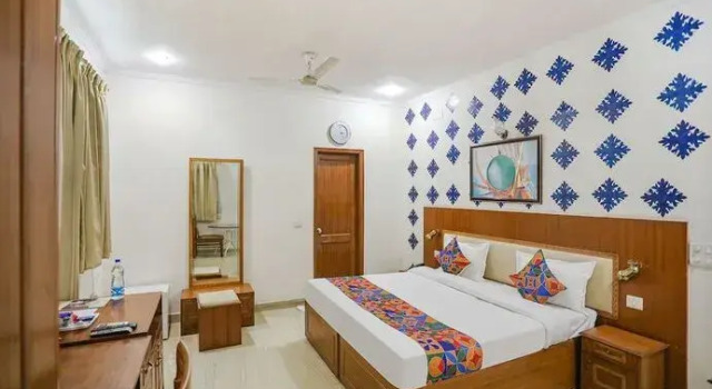 Fabexpress Global Residency Inn