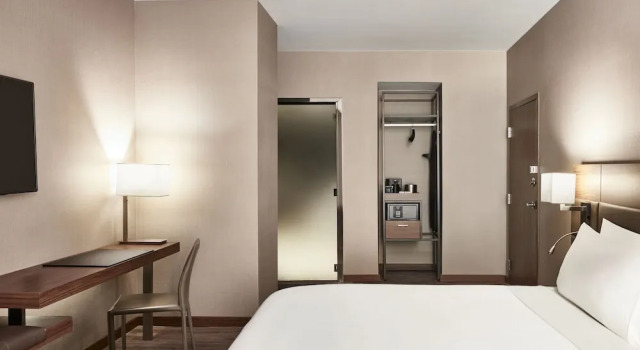 Двухместный люкс AC Hotel by Marriott New Orleans French Quarter