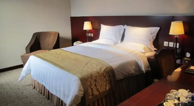 Soluxe YiShui Grand Hotel, Book Hotel Hoteller i Tangshan med pool, Swimmingpool