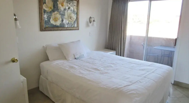 102 -Fully Furnished 1BR Suite-Prime Location! by RedAwning, Забронировать Апартаменты/квартира Апартаменты Пруда в Темпе, рядом с Vista Del Camino Park, Апартаменты/квартира