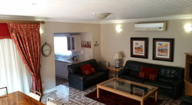 Royal Ridge Guest House and Apartments, Book Lejlighed Hoteller i Pretoria med parkering, Parkering